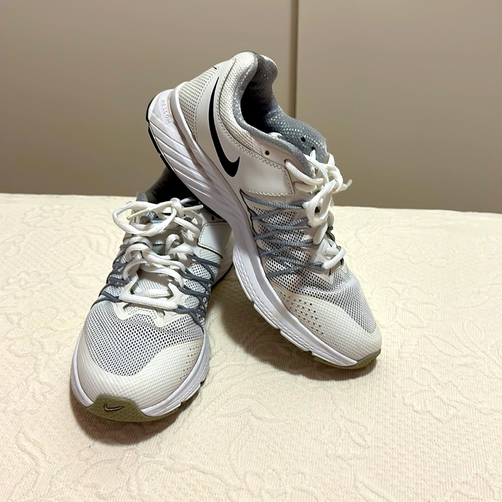 Nike Relentless 6, white with grey accents.